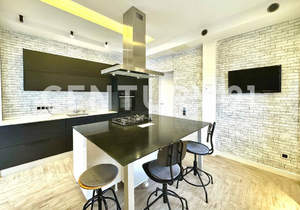 Дом 201м², 2-этажный, участок 10 сот.