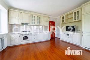 Коттедж 242м², 3-этажный, участок 8 сот.