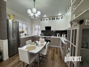 Коттедж 201м², 2-этажный, участок 10 сот.