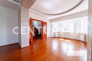 Коттедж 242м², 3-этажный, участок 8 сот.