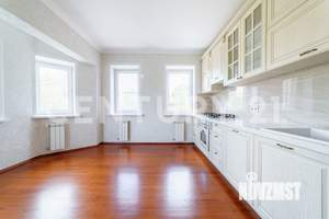 Коттедж 242м², 3-этажный, участок 8 сот.