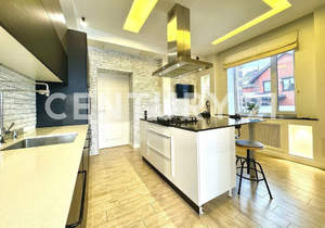 Дом 201м², 2-этажный, участок 10 сот.