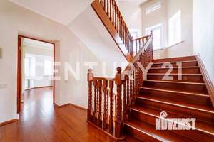 Коттедж 242м², 3-этажный, участок 8 сот.