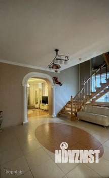 Коттедж 350м², 3-этажный, участок 30 сот.