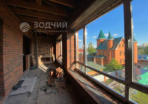 Дом 315м&sup2;, 3-этажный, участок 10 сот.  