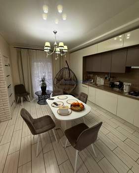 Дом 170м&sup2;, 2-этажный, участок 6 сот.  