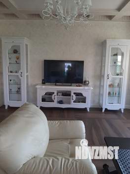 Коттедж 254м², 2-этажный, участок 10 сот.  