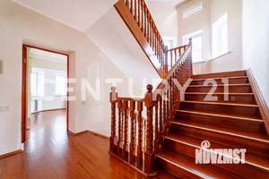 Коттедж 242м&sup2;, 3-этажный, участок 8 сот.  