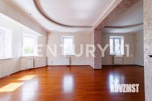 Коттедж 242м², 3-этажный, участок 8 сот.  