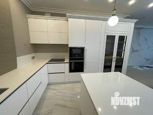 Дом 220м², 2-этажный, участок 10 сот.  