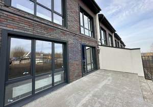 Дом 158м&sup2;, 2-этажный, участок 1 сот.  