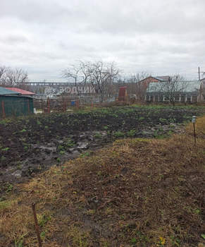 Дом 35м&sup2;, 2-этажный, участок 6 сот.  