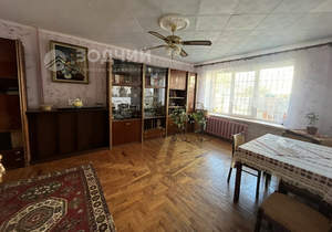 Дом 313м&sup2;, 3-этажный, участок 8 сот.  