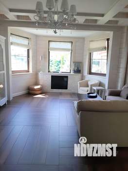 Коттедж 254м², 2-этажный, участок 10 сот.  