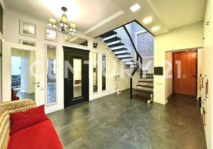 Дом 201м², 2-этажный, участок 10 сот.  