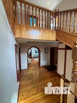 Коттедж 220м&sup2;, 2-этажный, участок 6 сот.  