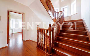 Дом 242м², 3-этажный, участок 8 сот.  