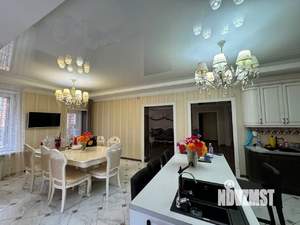 Дом 800м², 3-этажный, участок 12 сот.  