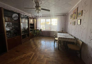 Дом 313м&sup2;, 3-этажный, участок 8 сот.  