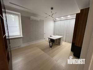 Дом 220м&sup2;, 2-этажный, участок 10 сот.  