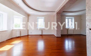 Дом 242м², 3-этажный, участок 8 сот.  