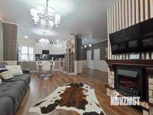 Дом 201м², 2-этажный, участок 10 сот.  