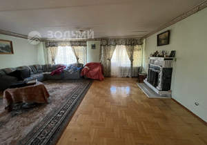 Дом 313м&sup2;, 3-этажный, участок 8 сот.  