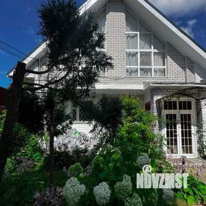 Коттедж 178м², 3-этажный, участок 8 сот.  