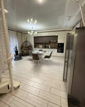 Дом 170м&sup2;, 2-этажный, участок 6 сот.  