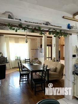 Дом 300м², 3-этажный, участок 7 сот.  