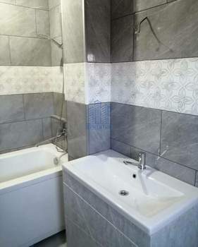 Дом 100м&sup2;, 2-этажный, участок 4 сот.  