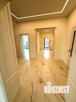 Коттедж 315м&sup2;, 2-этажный, участок 12 сот.  