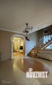 Коттедж 350м&sup2;, 3-этажный, участок 30 сот.  