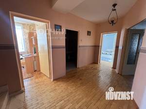 Коттедж 313м&sup2;, 3-этажный, участок 8 сот.  