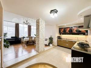 Таунхаус 379м², 3-этажный, участок 8 сот.  