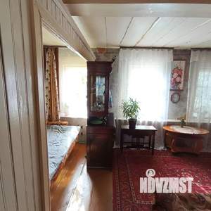 Дом 30м&sup2;, 2-этажный, участок 6 сот.  