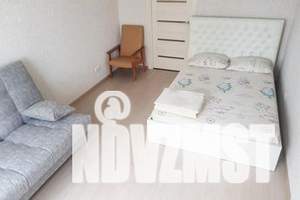 1-к квартира, посуточно, 40м2, 2/16 этаж