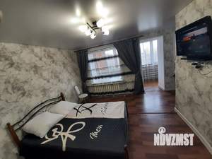 Студия квартира, посуточно, 33м2, 1/18 этаж