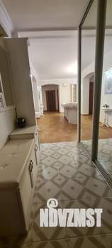 3-к квартира, на длительный срок, 130м2, 2/5 этаж