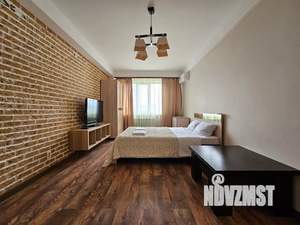 1-к квартира, посуточно, 53м2, 8/16 этаж