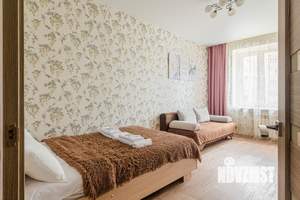 2-к квартира, посуточно, 66м2, 1/1 этаж