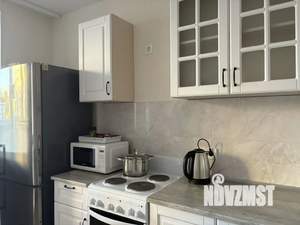 1-к квартира, посуточно, 40м2, 8/18 этаж