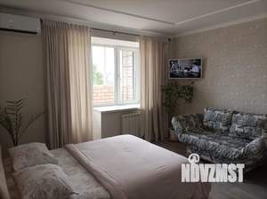 Студия квартира, посуточно, 34м2, 5/10 этаж