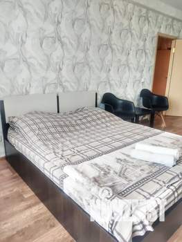 1-к квартира, посуточно, 50м2, 7/10 этаж