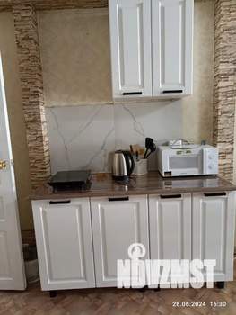 Студия квартира, посуточно, 37м2, 1/9 этаж