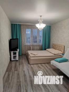 1-к квартира, посуточно, 39м2, 4/9 этаж