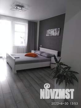 1-к квартира, посуточно, 42м2, 5/18 этаж