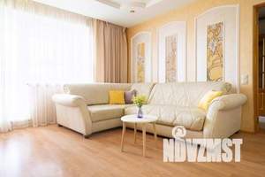 3-к квартира, посуточно, 102м2, 4/10 этаж