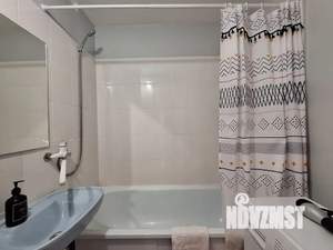 1-к квартира, посуточно, 42м2, 1/1 этаж