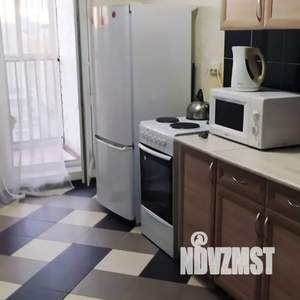 1-к квартира, посуточно, 46м2, 15/16 этаж